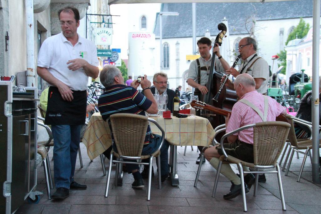 Hotel Vinothek Schwarzer Adler Ottensheim Kültér fotó