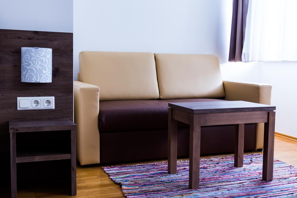 Hotel Vinothek Schwarzer Adler Ottensheim Szoba fotó