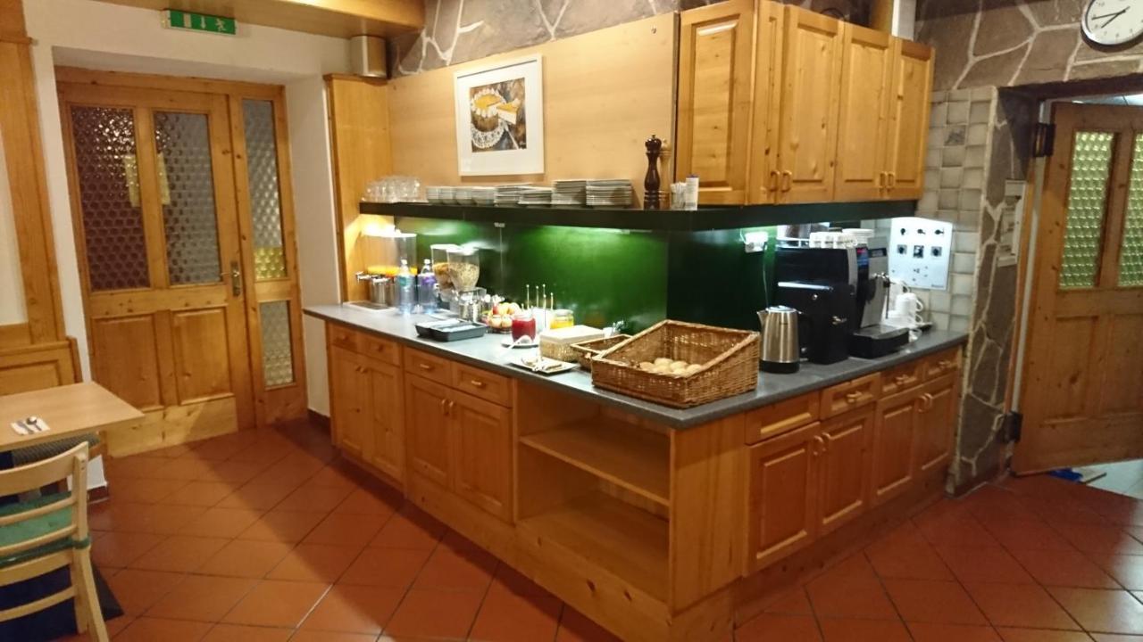 Hotel Vinothek Schwarzer Adler Ottensheim Kültér fotó